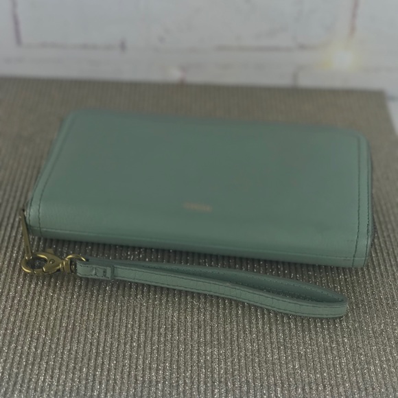 Fossil: Womens Full Zip Mint Green Wallet - Picture 6 of 11